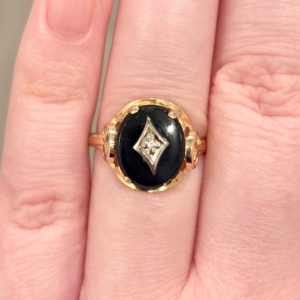 Vintage 14K Art Deco Onyx Diamond Ring, Yellow Gold Black Oval Size 7.25 - Picture 3 of 17